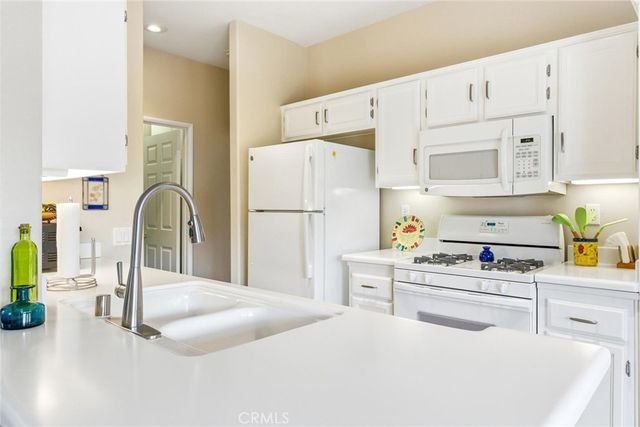 837 Rubi Court, San Jacinto, CA 92583