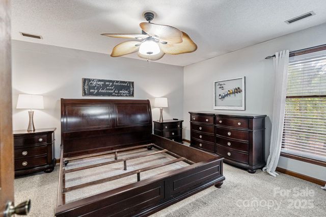 1114 Autumnwood Lane, Charlotte, NC 28213