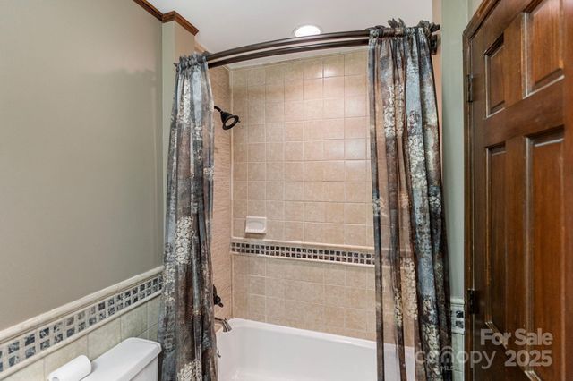 1114 Autumnwood Lane, Charlotte, NC 28213