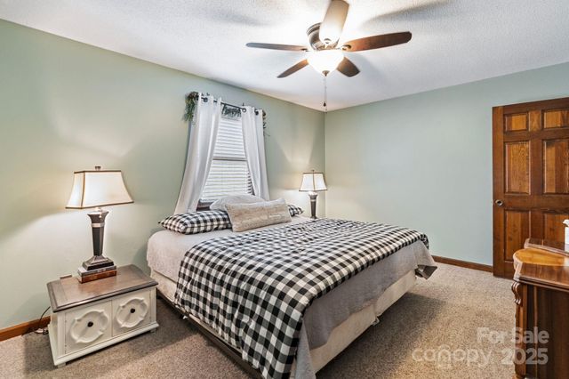 1114 Autumnwood Lane, Charlotte, NC 28213