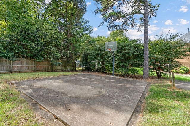 1114 Autumnwood Lane, Charlotte, NC 28213