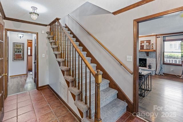 1114 Autumnwood Lane, Charlotte, NC 28213