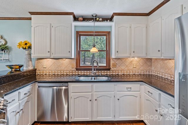 1114 Autumnwood Lane, Charlotte, NC 28213