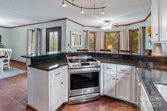 1114 Autumnwood Lane, Charlotte, NC 28213