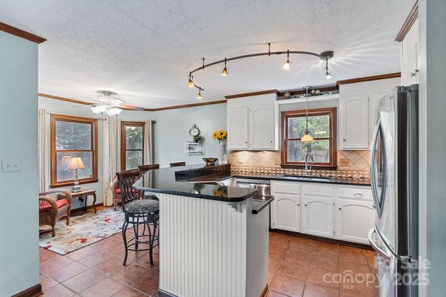 1114 Autumnwood Lane, Charlotte, NC 28213
