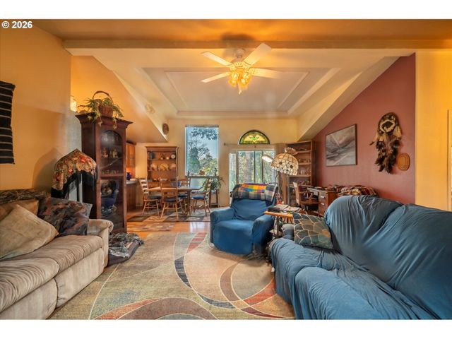 498 KLAMATH Ave Se, Bandon, OR 97411