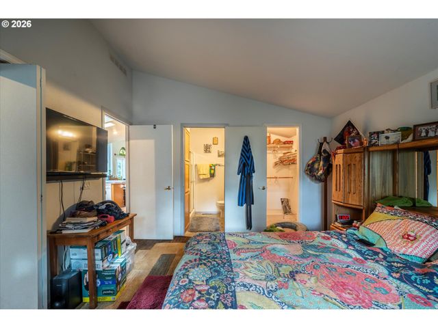 498 KLAMATH Ave Se, Bandon, OR 97411