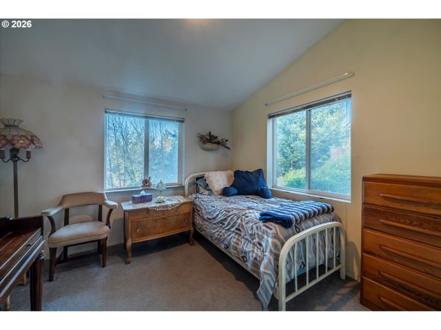 498 KLAMATH Ave Se, Bandon, OR 97411