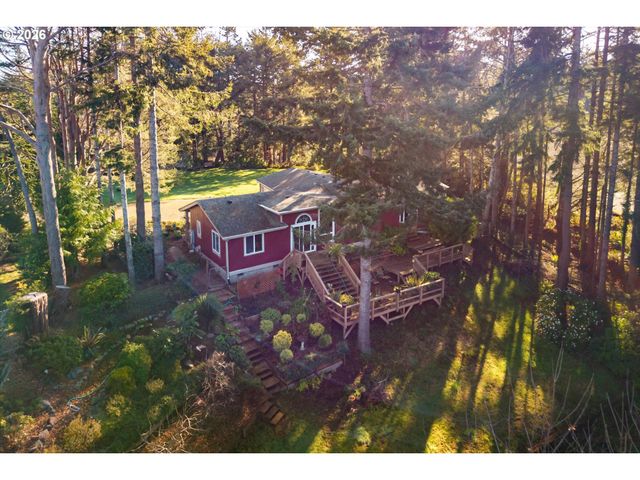 498 KLAMATH Ave Se, Bandon, OR 97411