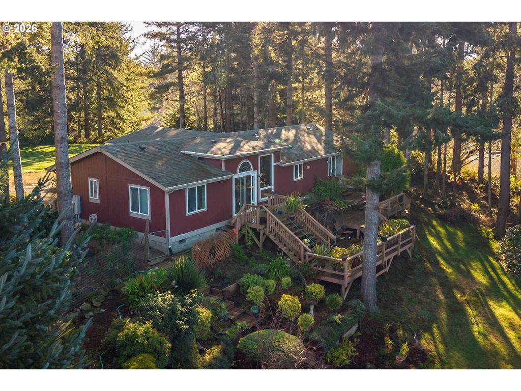 498 KLAMATH Ave Se, Bandon, OR 97411