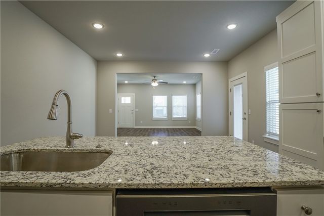 602 N Salem Road, Fayetteville, AR 72704