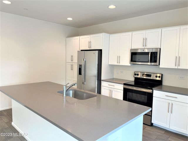 9450 N Andrina Drive, Tucson, AZ 85742