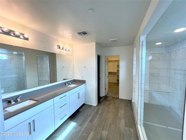 9450 N Andrina Drive, Tucson, AZ 85742