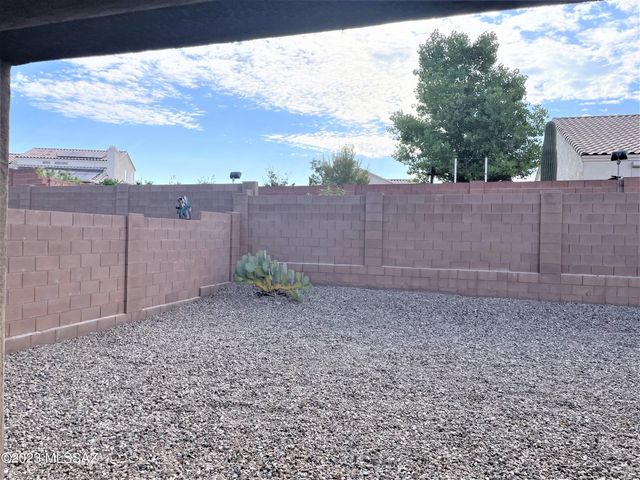 9450 N Andrina Drive, Tucson, AZ 85742
