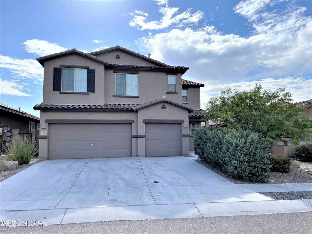 9450 N Andrina Drive, Tucson, AZ 85742