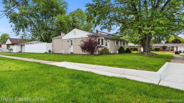 9384 Elaine Court, Taylor, MI 48180