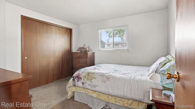 9384 Elaine Court, Taylor, MI 48180