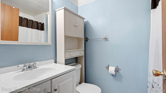 9384 Elaine Court, Taylor, MI 48180