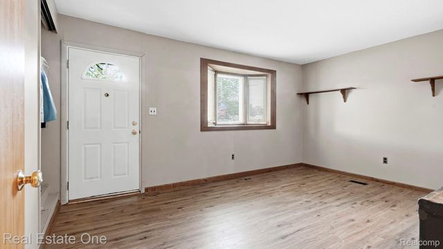 9384 Elaine Court, Taylor, MI 48180