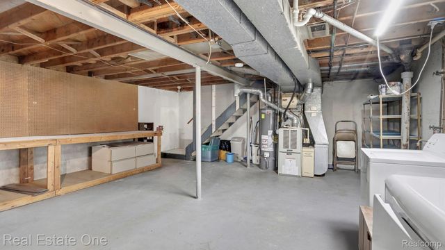 9384 Elaine Court, Taylor, MI 48180