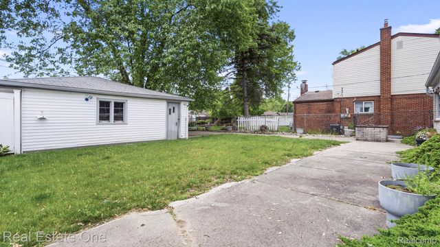 9384 Elaine Court, Taylor, MI 48180