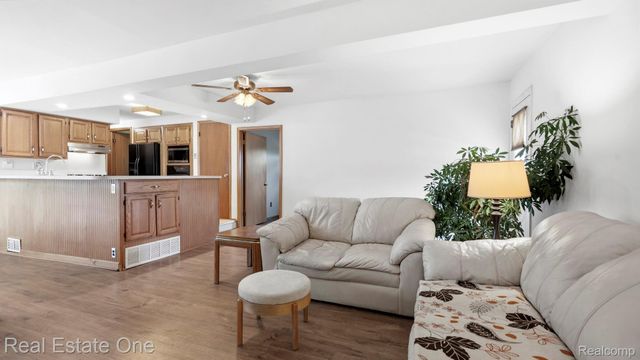 9384 Elaine Court, Taylor, MI 48180