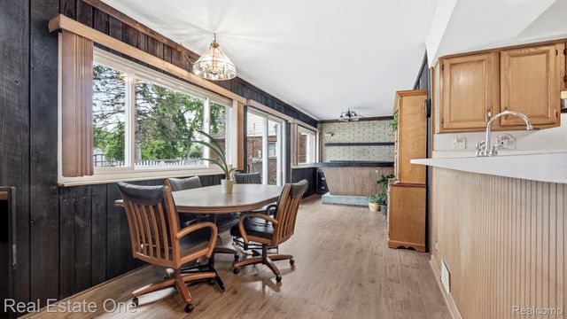 9384 Elaine Court, Taylor, MI 48180