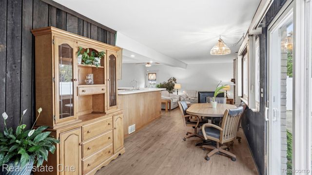 9384 Elaine Court, Taylor, MI 48180