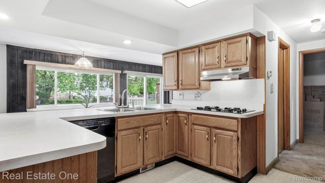 9384 Elaine Court, Taylor, MI 48180