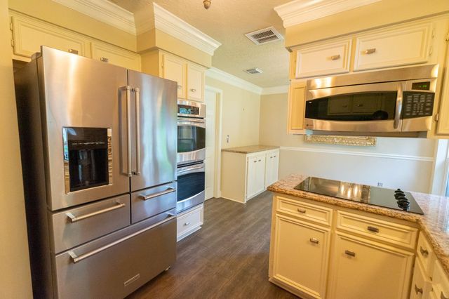 5105 Apple Springs Drive, Pearland, TX 77584