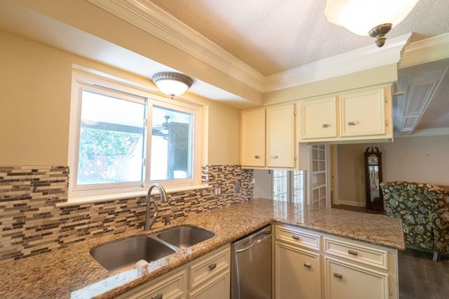 5105 Apple Springs Drive, Pearland, TX 77584