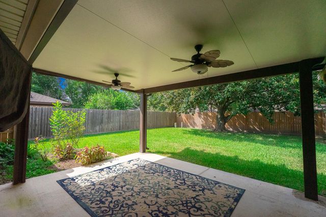 5105 Apple Springs Drive, Pearland, TX 77584