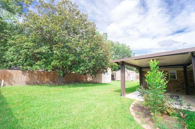 5105 Apple Springs Drive, Pearland, TX 77584