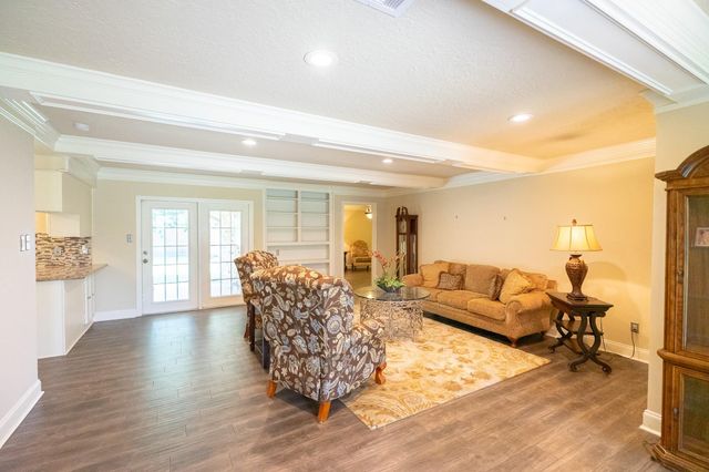 5105 Apple Springs Drive, Pearland, TX 77584