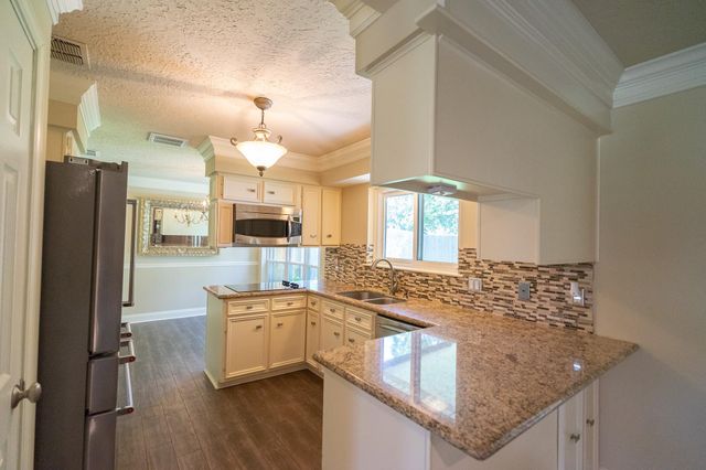 5105 Apple Springs Drive, Pearland, TX 77584