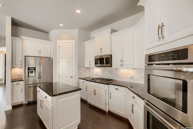 323 ALLEMANIA DR, New Braunfels, TX 78132