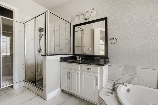 323 ALLEMANIA DR, New Braunfels, TX 78132