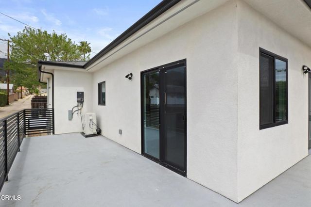 112 N Kenneth Road 201, Burbank, CA 91501