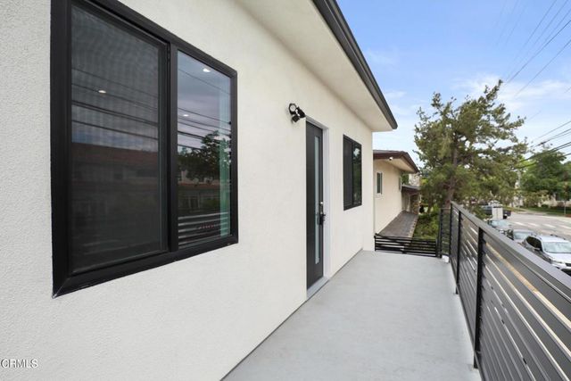 112 N Kenneth Road 201, Burbank, CA 91501