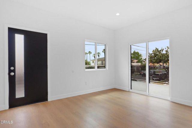 112 N Kenneth Road 201, Burbank, CA 91501