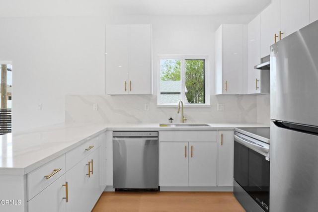 112 N Kenneth Road 201, Burbank, CA 91501