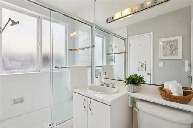 904 Vincent Street, Redondo Beach, CA 90277