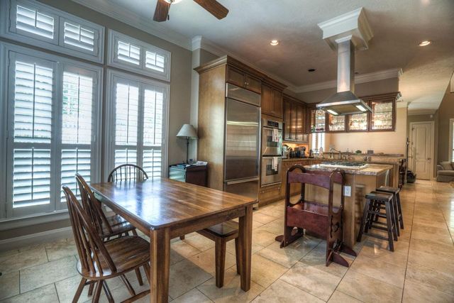 1043 Memorial Village Drive, Houston, TX 77024