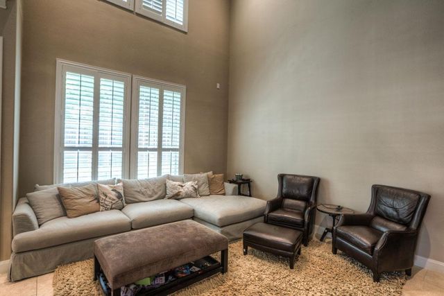 1043 Memorial Village Drive, Houston, TX 77024