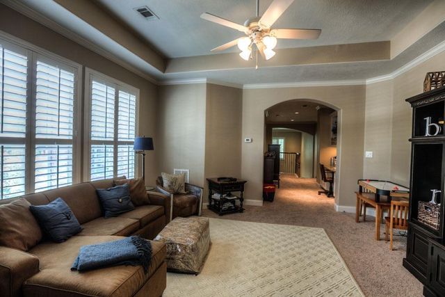1043 Memorial Village Drive, Houston, TX 77024