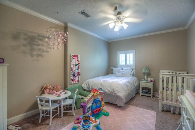 1043 Memorial Village Drive, Houston, TX 77024