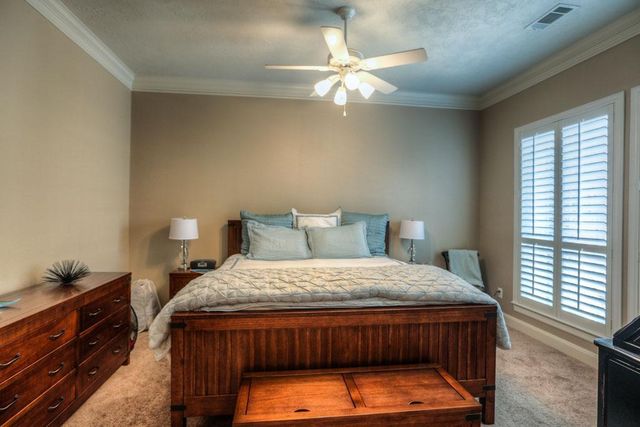 1043 Memorial Village Drive, Houston, TX 77024