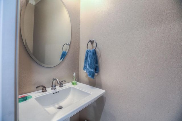 1043 Memorial Village Drive, Houston, TX 77024