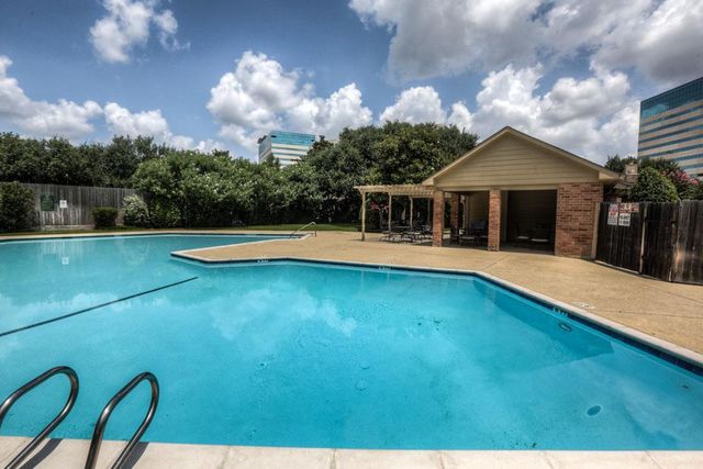 1043 Memorial Village Drive, Houston, TX 77024
