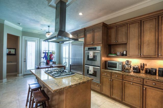 1043 Memorial Village Drive, Houston, TX 77024